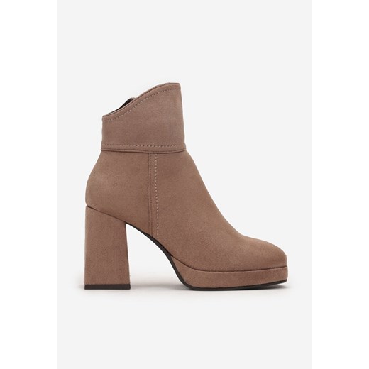 Ciemnobeżowe Botki na Słupku i Niskiej Platformie Willas 36 promocja born2be.pl