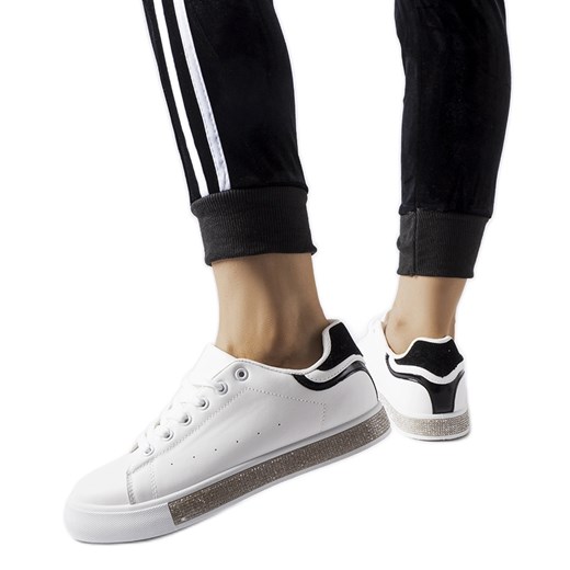 Biało-czarne sneakersy z cyrkoniami Dina białe ze sklepu ButyModne.pl w kategorii Trampki damskie - zdjęcie 163459028