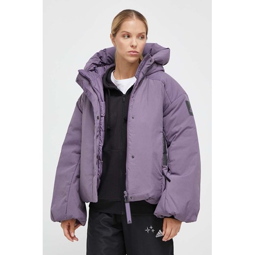 adidas kurtka puchowa damska kolor fioletowy zimowa ze sklepu ANSWEAR.com w kategorii Kurtki damskie - zdjęcie 163572116