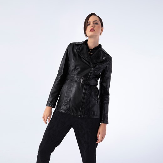 Damski płaszcz z ekoskóry z paskiem i pikowaną wstawką czarny ze sklepu WITTCHEN w kategorii Płaszcze damskie - zdjęcie 163601056