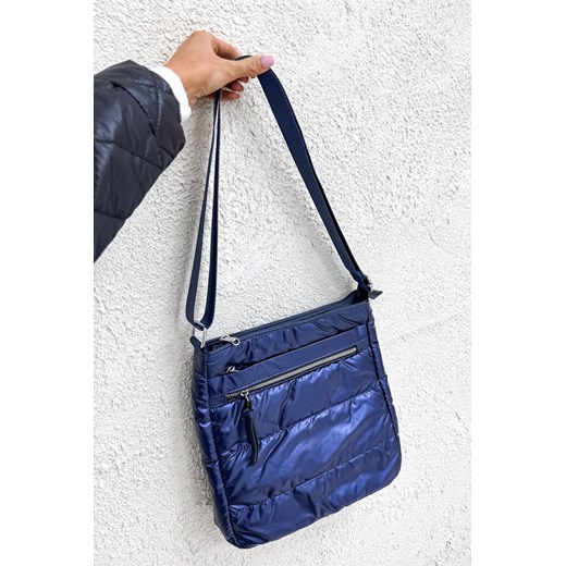 Listonoszka Olika na ramię pikowana średniej wielkości bez dodatków 