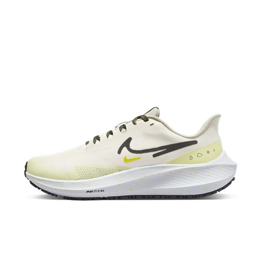 Buty sportowe damskie Nike dla biegaczy na płaskiej podeszwie 