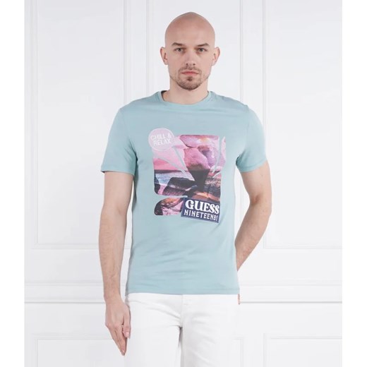 Niebieski t-shirt męski Guess z krótkimi rękawami w nadruki