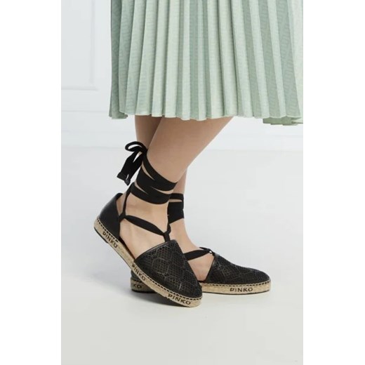 Espadryle damskie Pinko z klamrą na koturnie