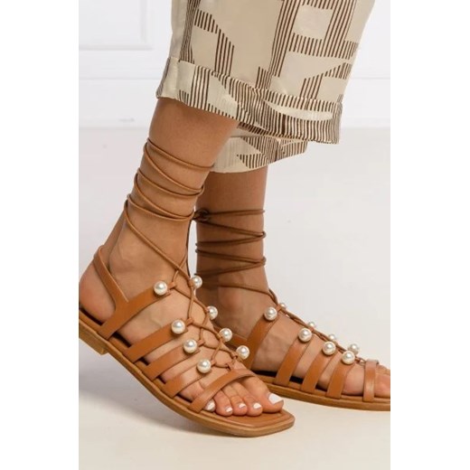 Stuart Weitzman Skórzane sandały GOLDIE Stuart Weitzman 38 okazja Gomez Fashion Store