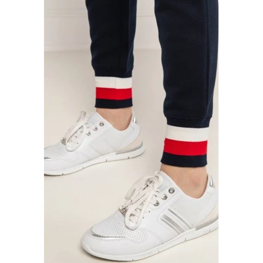 Tommy Hilfiger Spodnie dresowe HERITAGE | Regular Fit ze sklepu Gomez Fashion Store w kategorii Spodnie damskie - zdjęcie 164063799
