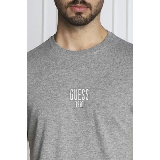 Szary t-shirt męski Guess bawełniany wiosenny