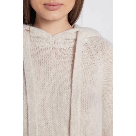 Sweter damski Riani z dekoltem w literę v