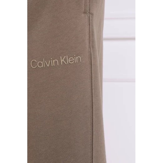 Spodnie męskie Calvin Klein na wiosnę 
