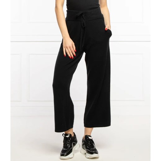 RIANI Wełniane spodnie dresowe | flare fit | z dodatkiem jedwabiu ze sklepu Gomez Fashion Store w kategorii Spodnie damskie - zdjęcie 164318726