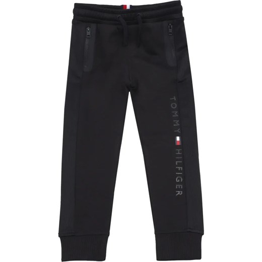 Tommy Hilfiger Spodnie dresowe | Regular Fit ze sklepu Gomez Fashion Store w kategorii Spodnie chłopięce - zdjęcie 164321875