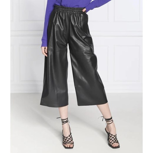 Pinko Skórzane spodnie PAPIKA | Cropped Fit ze sklepu Gomez Fashion Store w kategorii Spodnie damskie - zdjęcie 164330367
