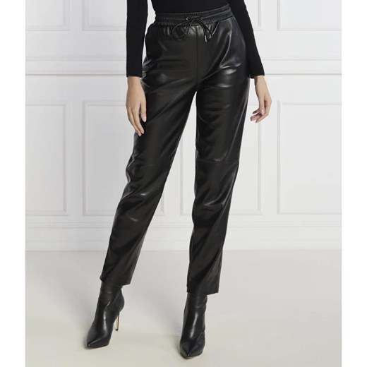 GUESS Spodnie | Regular Fit ze sklepu Gomez Fashion Store w kategorii Spodnie damskie - zdjęcie 164331806