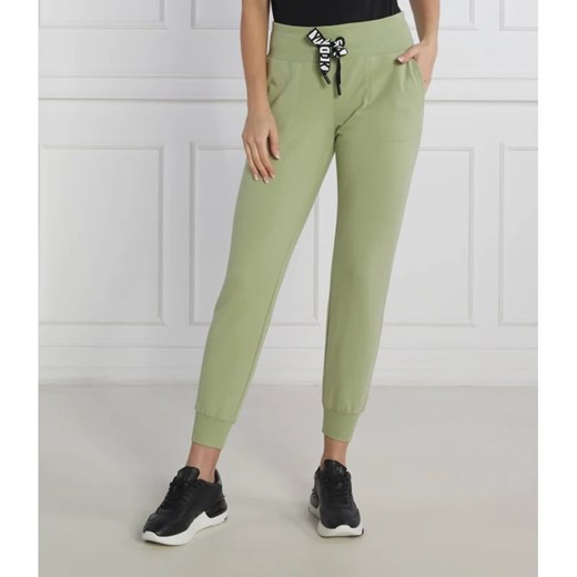 DKNY Sport Spodnie dresowe | Regular Fit ze sklepu Gomez Fashion Store w kategorii Spodnie damskie - zdjęcie 164337109