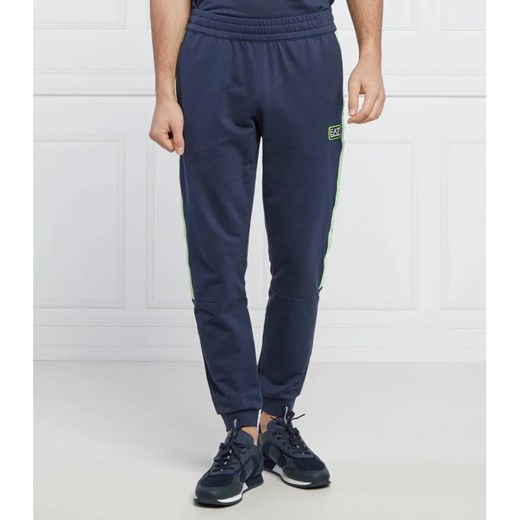 EA7 Spodnie dresowe | Regular Fit ze sklepu Gomez Fashion Store w kategorii Spodnie męskie - zdjęcie 164338247