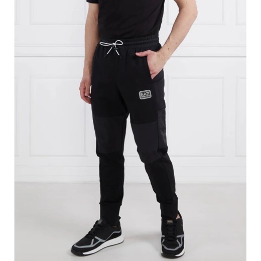 EA7 Spodnie dresowe | Regular Fit ze sklepu Gomez Fashion Store w kategorii Spodnie męskie - zdjęcie 164338259
