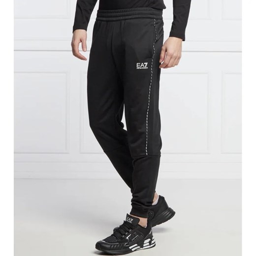 EA7 Spodnie dresowe | Regular Fit ze sklepu Gomez Fashion Store w kategorii Spodnie męskie - zdjęcie 164339147