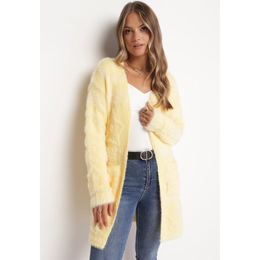 Żółty Niezapinany Kardigan z Dłuższym Włosiem Korrema ze sklepu Born2be Odzież w kategorii Swetry damskie - zdjęcie 164401859