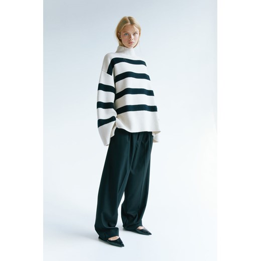 H & M - Sweter oversize z półgolfem - Biały H & M M H&M
