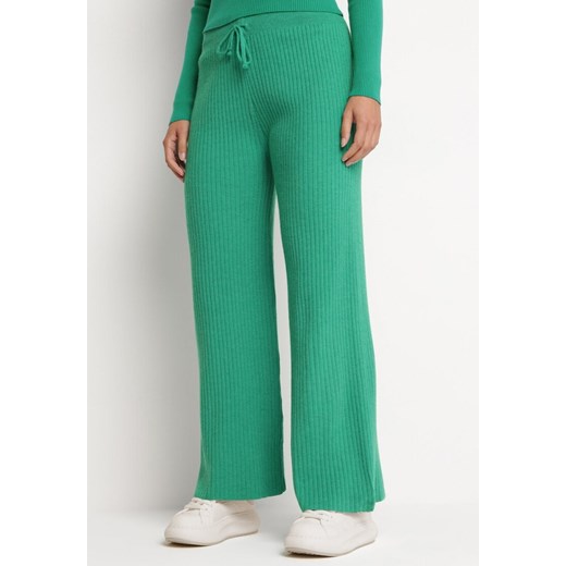 Zielone Spodnie Dresowe z Szerokimi Prążkowanymi Nogawkami Romese ze sklepu Born2be Odzież w kategorii Spodnie damskie - zdjęcie 164435959
