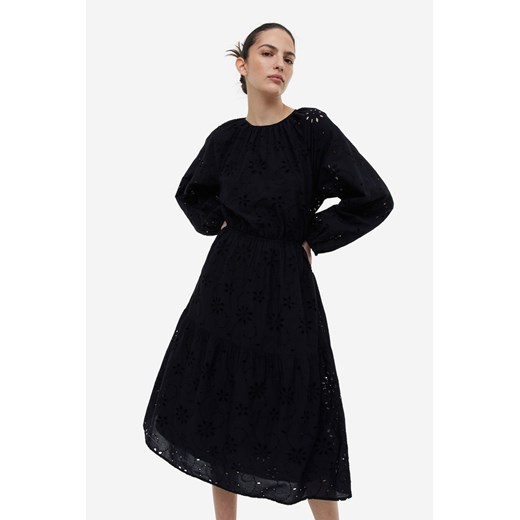 H & M - Sukienka z haftem angielskim i wiązaniem - Czarny H & M M H&M