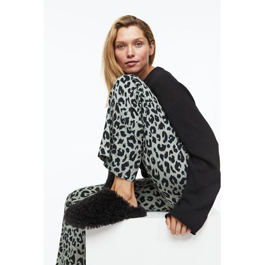 H & M - Puszyste kapcie - Czarny H & M 34;35 H&M