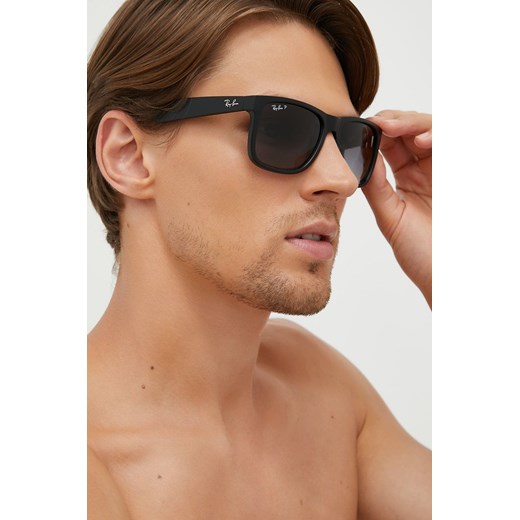 Ray-Ban okulary przeciwsłoneczne JUSTIN męskie kolor czarny 0RB4165 ze sklepu PRM w kategorii Okulary przeciwsłoneczne męskie - zdjęcie 164537159