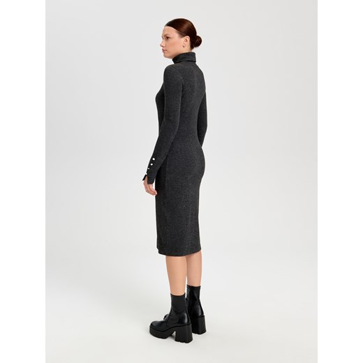 Sukienka Sinsay casual midi dopasowana 