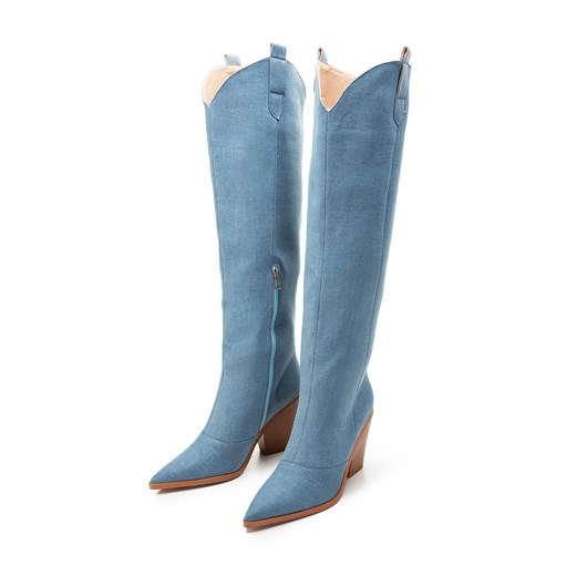 Kowbojki dżinsowe długie jasny niebieskie ze sklepu WITTCHEN w kategorii Kozaki damskie - zdjęcie 164580346