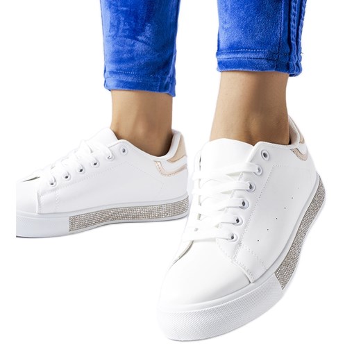 Biało-beżowe sneakersy z cyrkoniami Dina białe ze sklepu ButyModne.pl w kategorii Trampki damskie - zdjęcie 164581839