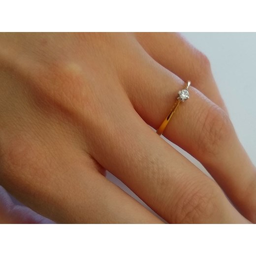 złoty pierścionek na zaręczyny 585 białe złoto diament Lovrin LOVRIN