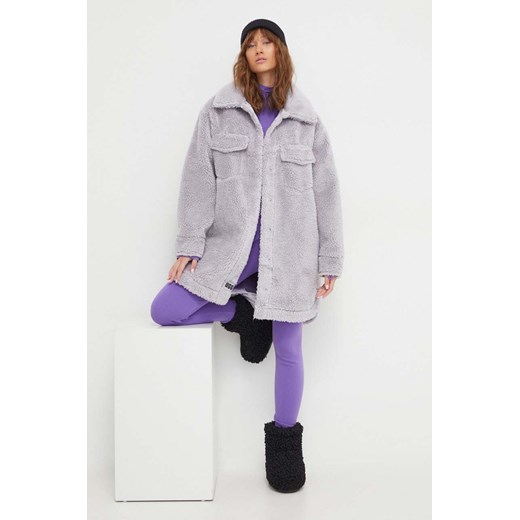 UGG kurtka damska kolor fioletowy przejściowa oversize XS ANSWEAR.com