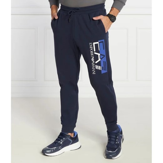 EA7 Spodnie dresowe | Regular Fit ze sklepu Gomez Fashion Store w kategorii Spodnie męskie - zdjęcie 164738469