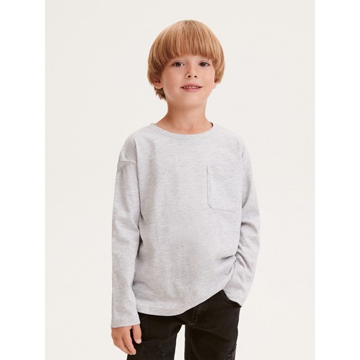 Reserved - Koszulka longsleeve z kieszenią - jasnoszary ze sklepu Reserved w kategorii T-shirty chłopięce - zdjęcie 164876369