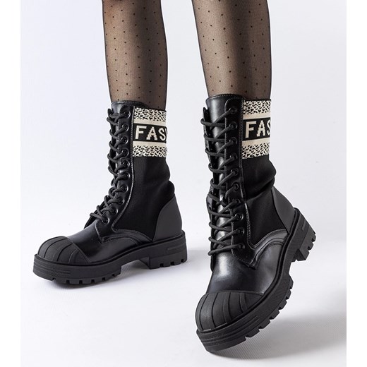 Czarne skarpetowe buty z białym napisem Daria ze sklepu gemre w kategorii Workery damskie - zdjęcie 164904907