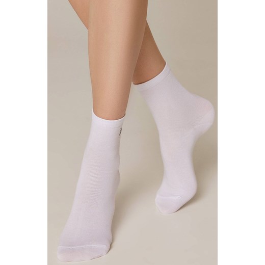 Białe skarpetki damskie z koroną Classic, Kolor biały, Rozmiar 36-37, Conte ze sklepu Intymna w kategorii Skarpetki damskie - zdjęcie 164925546