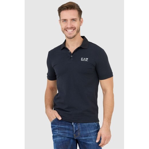 EA7 Ciemnogranatowa koszulka polo ze srebrnym logo, Wybierz rozmiar M ze sklepu outfit.pl w kategorii T-shirty męskie - zdjęcie 165009957