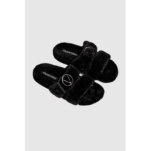 VALENTINO Czarne klapki damskie z syntetycznego futerka, Wybierz rozmiar 37 ze sklepu outfit.pl w kategorii Klapki damskie - zdjęcie 165012176