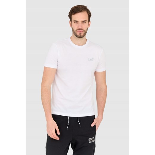 EA7 Biały t-shirt męski z małym szarym logo, Rozmiar XXL ze sklepu outfit.pl w kategorii T-shirty męskie - zdjęcie 165014759