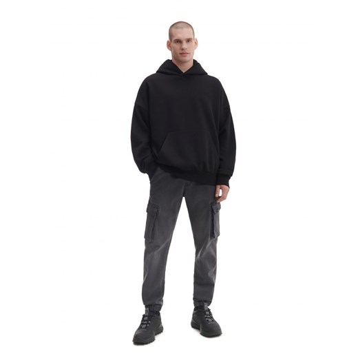 Cropp - Czarna bluza z kapturem - czarny ze sklepu Cropp w kategorii Bluzy męskie - zdjęcie 165092637
