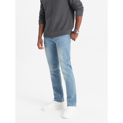 Spodnie męskie jeansowe STRAIGHT LEG - jasnoniebieskie V2 OM-PADP-0133 ze sklepu ombre w kategorii Jeansy męskie - zdjęcie 165099658