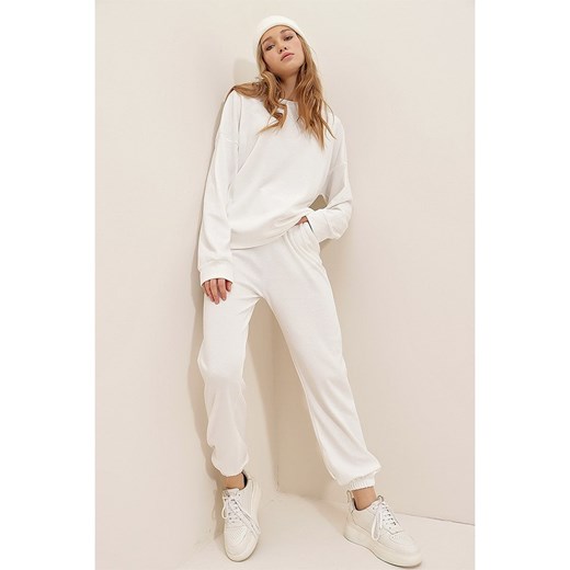 Trend Alacati 2-częściowy zestaw w kolorze białym ze sklepu Limango Polska w kategorii Dresy damskie - zdjęcie 165214425