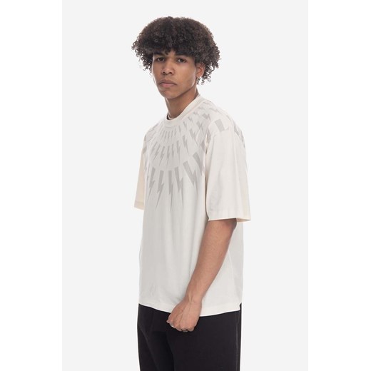 Neil Barett t-shirt bawełniany kolor beżowy z nadrukiem PBJT167.U502S-3544 ze sklepu PRM w kategorii T-shirty męskie - zdjęcie 165288028