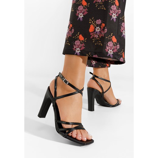 Czarne sandały na słupku Ayleen ze sklepu Zapatos w kategorii Sandały damskie - zdjęcie 165297155