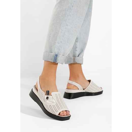 Beżowe sandały na koturnie Tonara ze sklepu Zapatos w kategorii Sandały damskie - zdjęcie 165298569