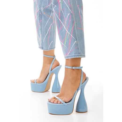 Niebieskie sandały na słupku i platformie Isadora ze sklepu Zapatos w kategorii Sandały damskie - zdjęcie 165298939