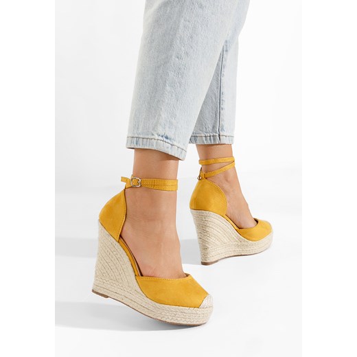 Żółte sandały na koturnie Saniza ze sklepu Zapatos w kategorii Espadryle damskie - zdjęcie 165298988
