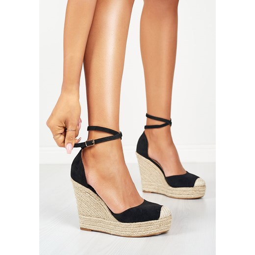 Czarne sandały na koturnie Saniza ze sklepu Zapatos w kategorii Espadryle damskie - zdjęcie 165299525