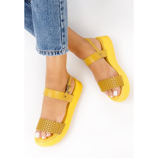 Żółte sandały skórzane Legoa ze sklepu Zapatos w kategorii Sandały damskie - zdjęcie 165299619