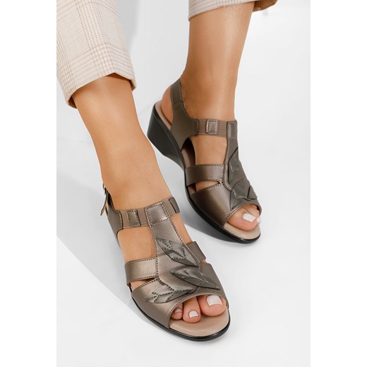 Brązowy sandały na niskim koturnie Sendra ze sklepu Zapatos w kategorii Sandały damskie - zdjęcie 165300056